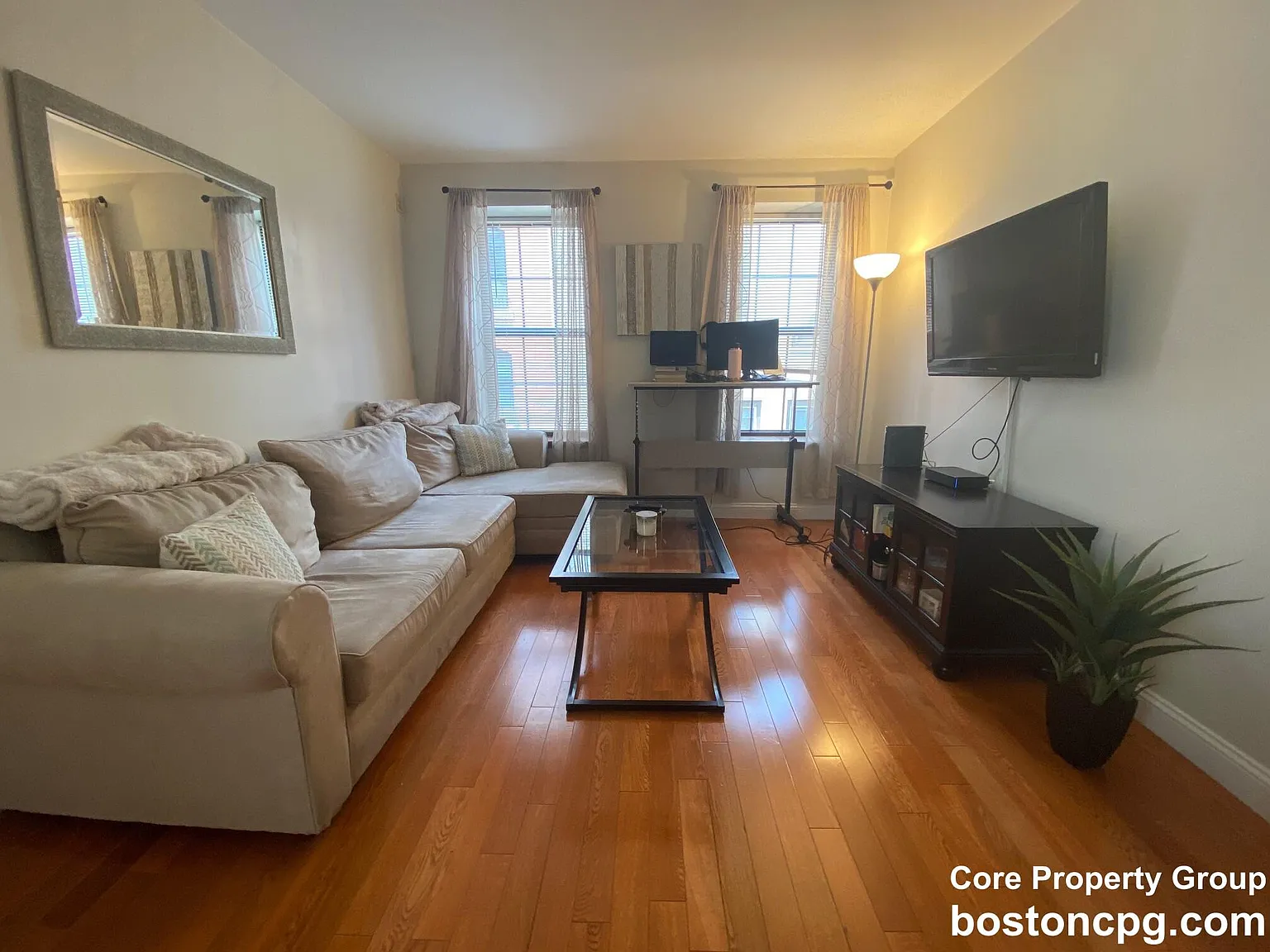 2 bed, 750 sqft, $4,100 — Photo 2