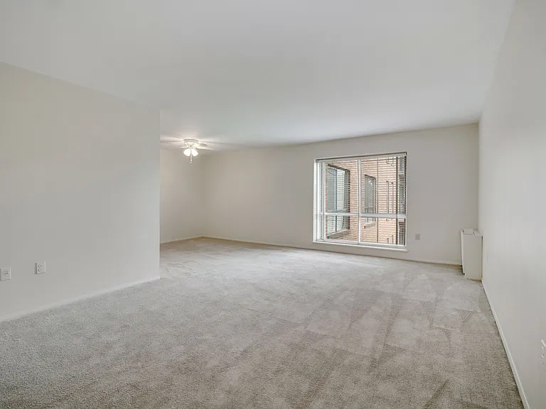 Brooklawn Apartments — Photo 8