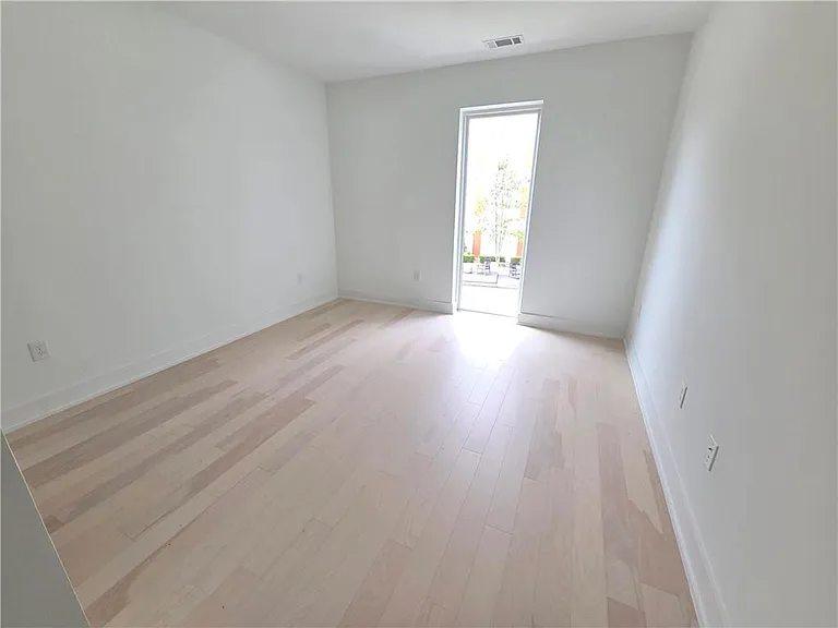 775 Juniper St #304 — Photo 8