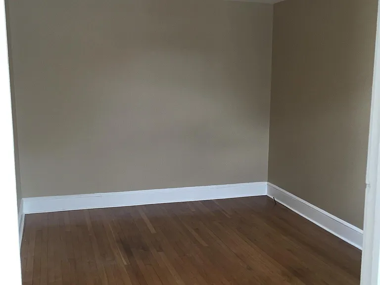 129 Glen Head Rd #1B — Photo 7