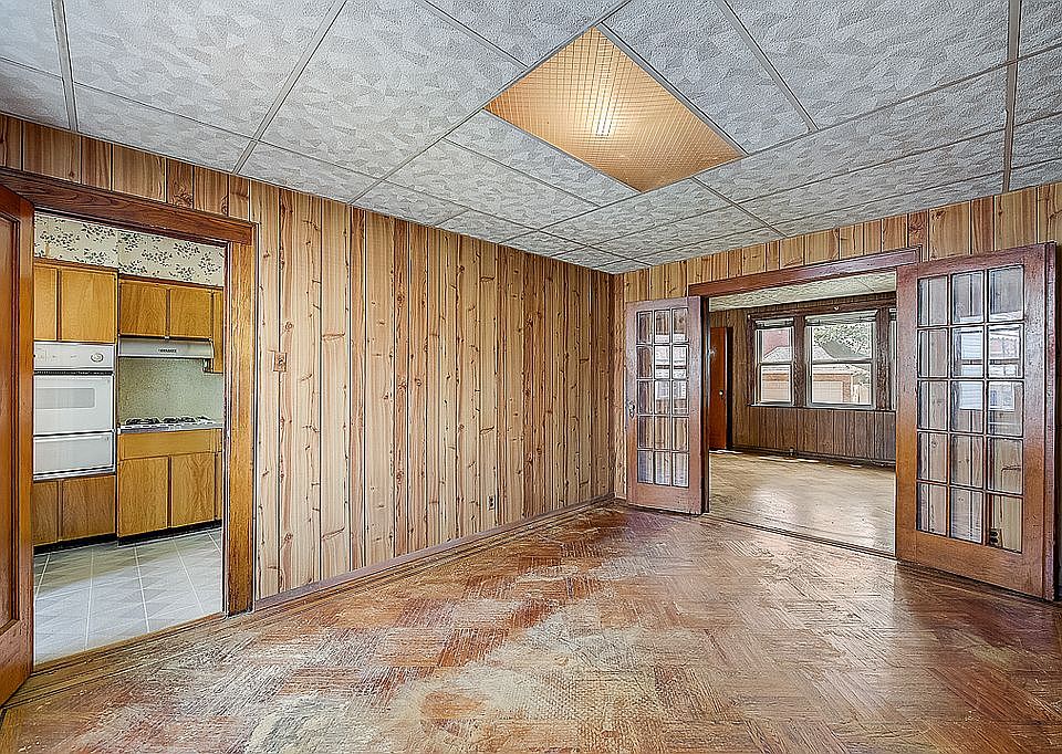 1st image of 65-08 78th St