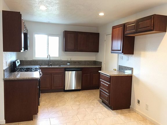 4th image of 614 E 22nd St