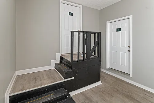 1777 Wathen Ln Photo 1