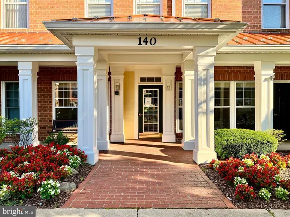 140 Chevy Chase St APT 401, Gaithersburg, MD 20878