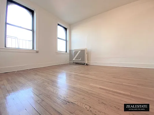 Rented by ZealEstate Group Inc | media 19