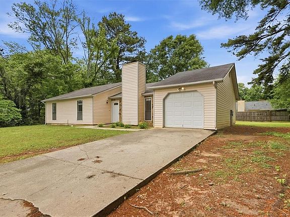 3rd image of 608 Crestmont Ct