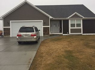 200 Linden Ln, Delavan, WI 53115