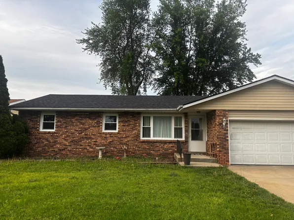 815 Quail Dr, Bradley, IL 60915