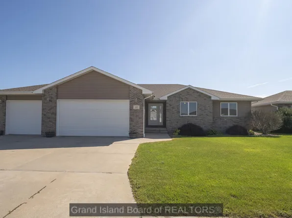 835 Sagewood Ave, Grand Island, NE 68803