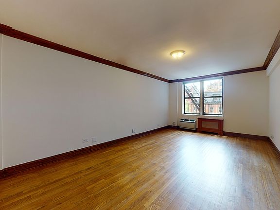 4th image of 305 W 13th St APT 4G