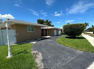 10450 SW 26th Ter, Miami, FL 33165