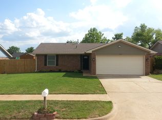 1604 SE 6th St, Moore, OK 73160