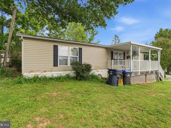 1 Orchard Ln, Spring City, PA 19475