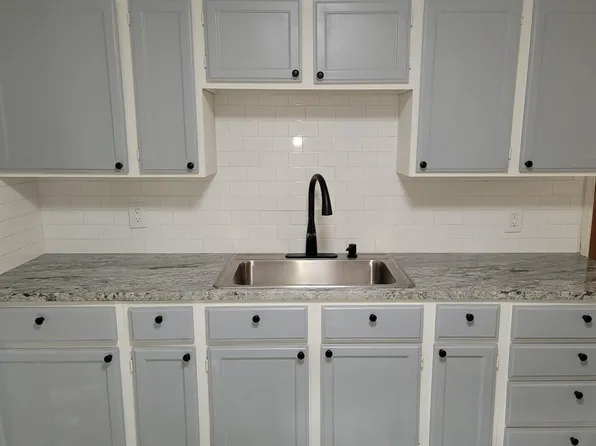 5500 Dartmouth Ave, River Oaks, TX 76114