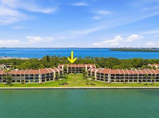7530 SUNSHINE SKYWAY LANE S #T30, ST PETERSBURG, FL 33711