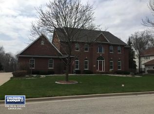 1942 W Telemark Cir, Green Bay, WI 54313