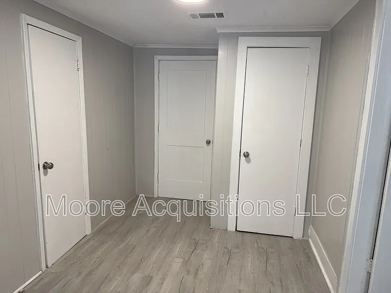 1108 W Center St — Photo 9