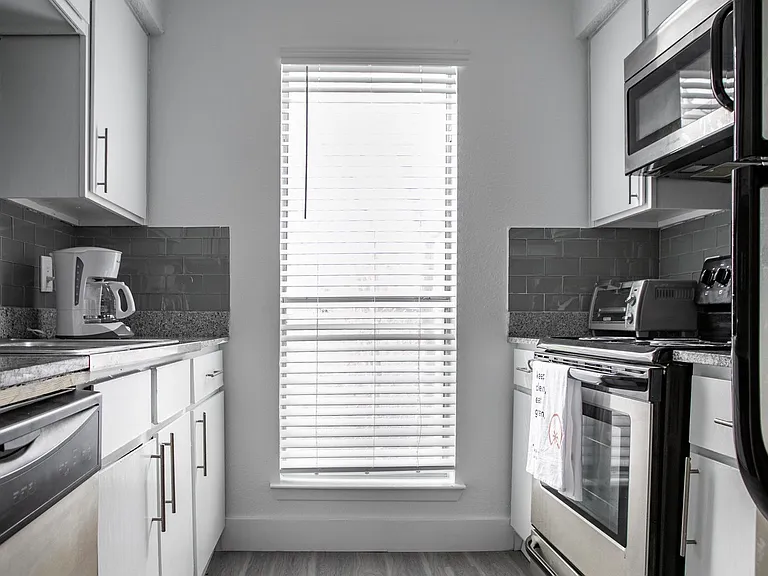 St. Edwards Place Apartments — Photo 18