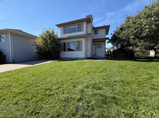 16 E Wood Dr, Whitecourt, AB T7S1R1