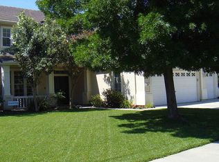 937 W Windsor Dr, Hanford, CA 93230