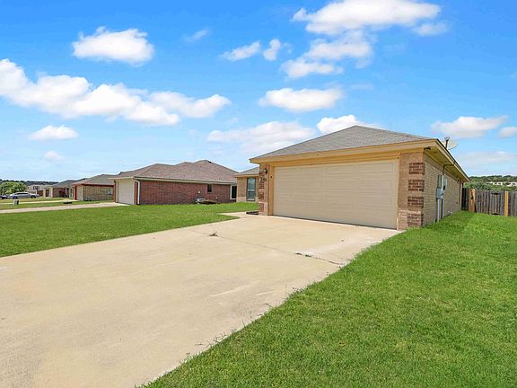 2nd image of 2701 Tarrant County Dr