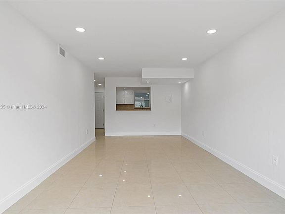 3rd image of 9355 Fontainebleau Blvd APT C223