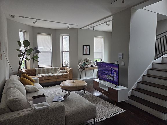 2nd image of 2037 N Damen Ave APT 2