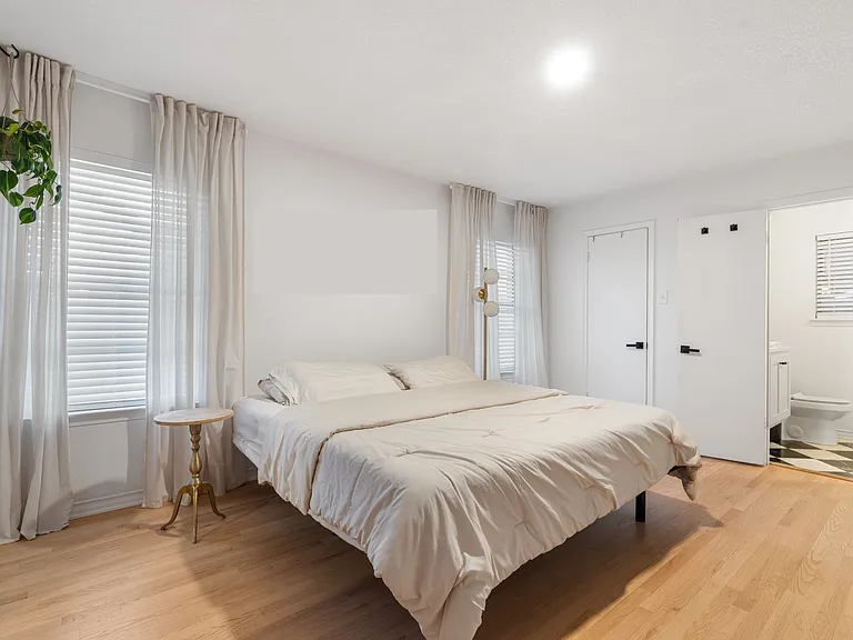 9209 Lindaro Ln — Photo 16