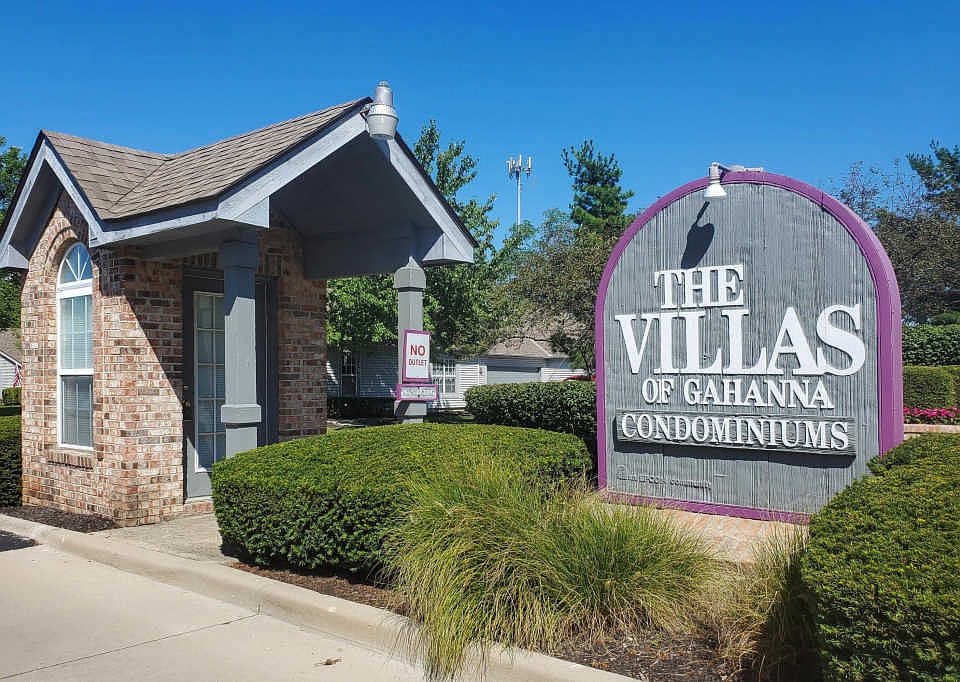 1st image of 1251 Villa Oaks Ct