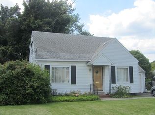 215 Kenwick Dr, Syracuse, NY 13208