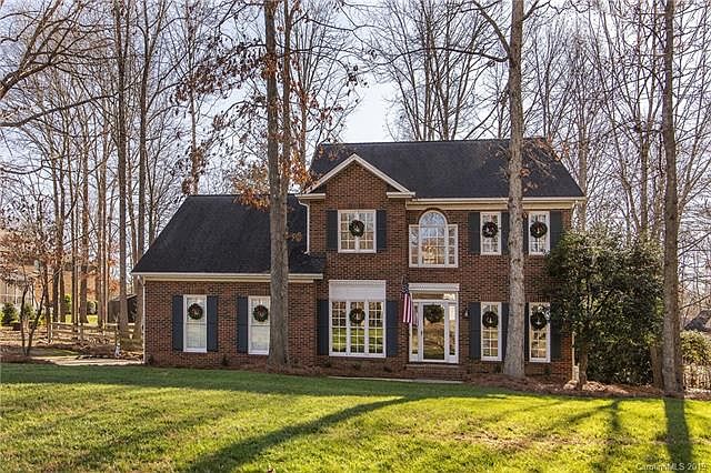 1st image of 2611 Willowbrook Dr