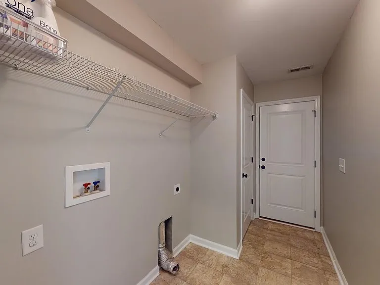 3221 Austin Ave — Photo 12