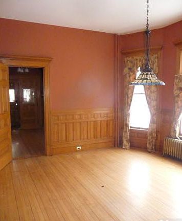 5th image of 492 Marshall Ave