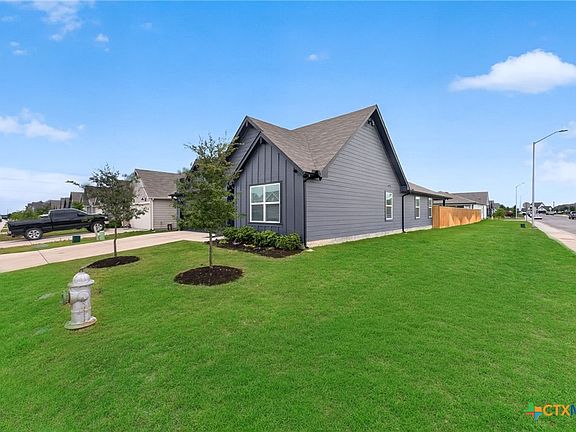 5th image of 1037 Norway Dr
