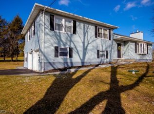 1 Mountain View Dr, Wantage, NJ 07461