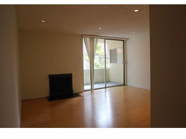 1724 Montana Ave #5 — Photo 6