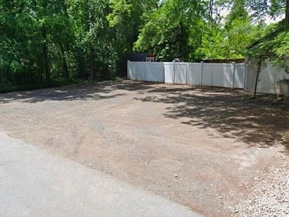 3rd image of 7051 Greenbank Rd