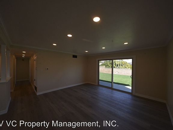 5th image of 2240 Crestmont Dr