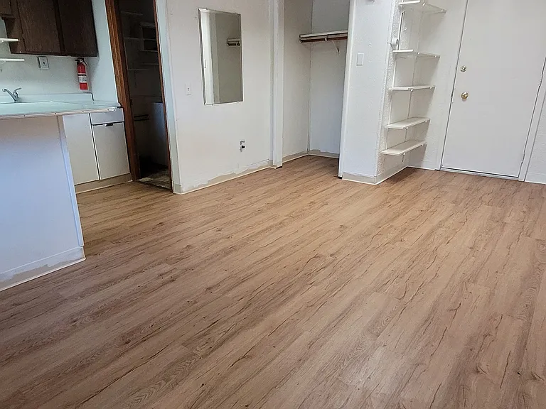 1128 Hess Ave #2 — Photo 3