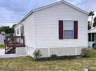 71 Phyllis Dr, Sebastian, FL 32958