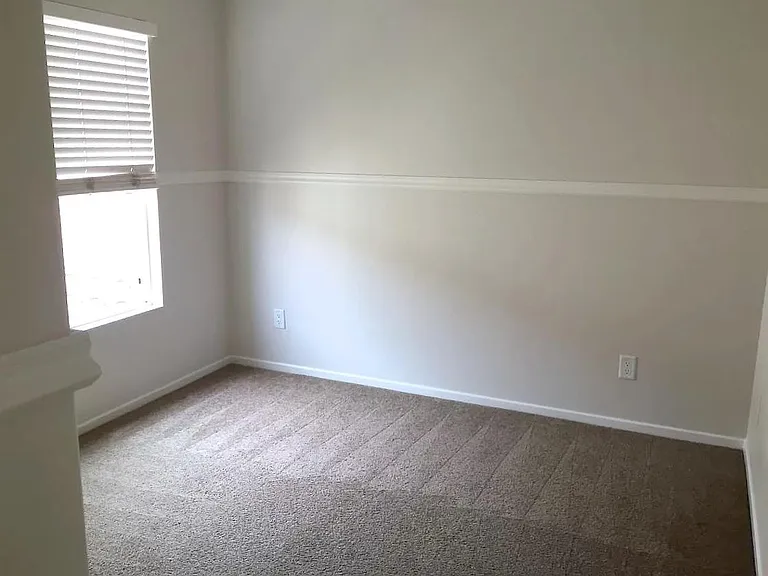 503 Almond Rd — Photo 2