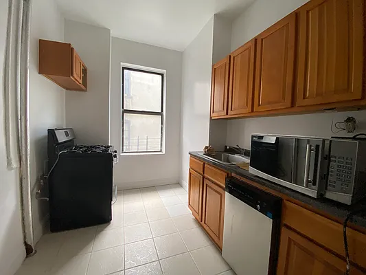 Rented by Corcoran | media 8