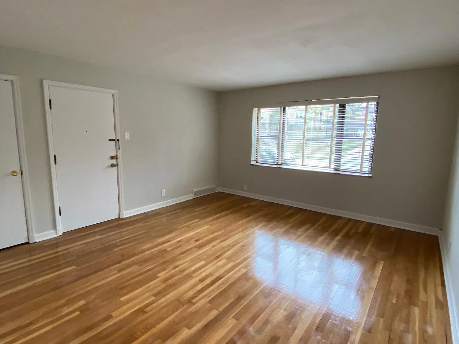 7218 Pershing Ave — Photo 2