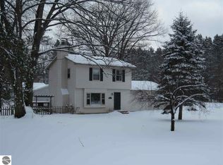 20723 Red Oak Dr, Lake Ann, MI 49650