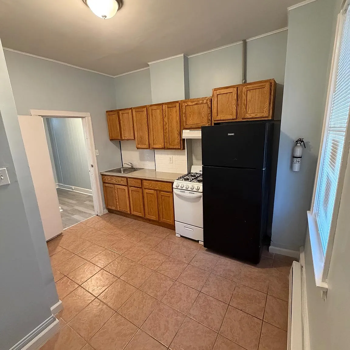 2 bed, 1.5 bath, 850 sqft, $1,446 — Photo 3