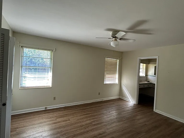 801 E Barnard St — Photo 3