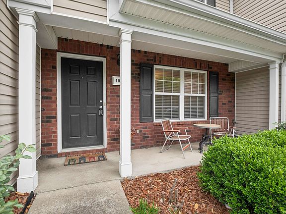 2nd image of 107 Oak Valley Cir