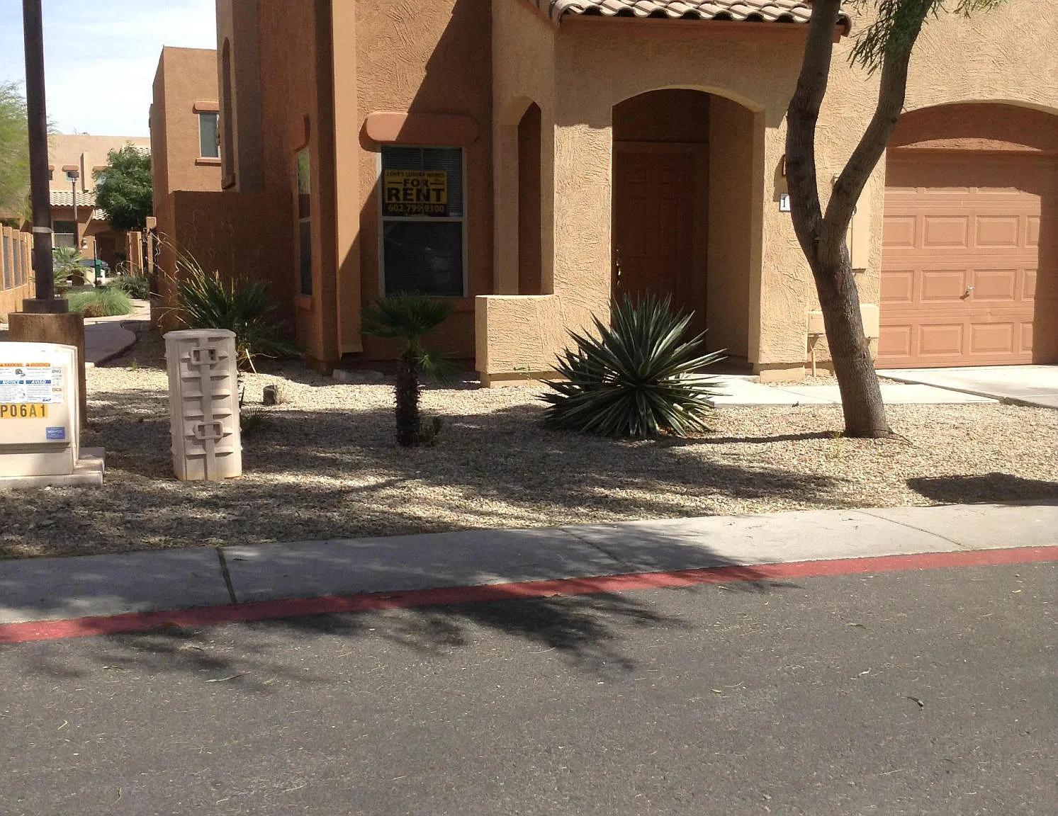 1886 E Don Carlos Ave — Photo 1