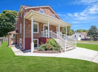 27 Kirk Rd, Bay Shore, NY 11706