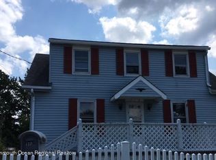 112 Victoria Pl, Union Beach, NJ 07735